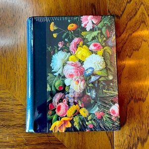 Metropolitan Museum of Art Address Book